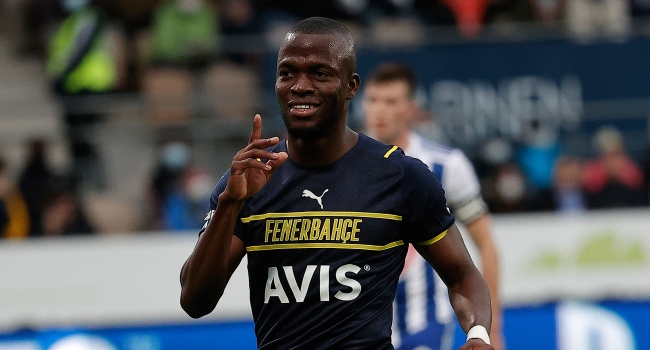Valencia takımla beraber çalıştı