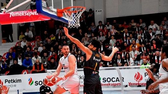 Basketbol Süper Ligi'nde Beşiktaş İzmir deplasmanında yenildi: 97-83