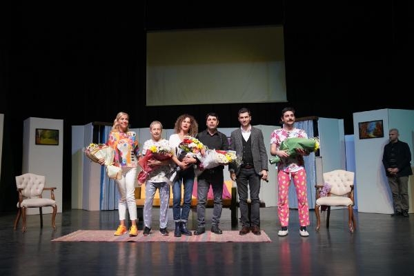 Erbaa’da 'Buyur Burdan Kaç' adlı tiyatro oyununa yoğun ilgi