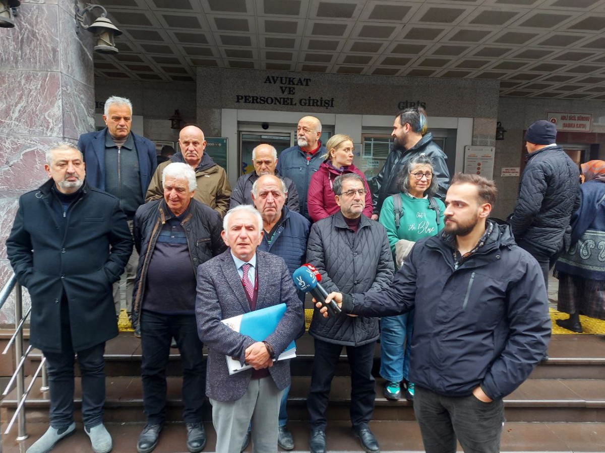 RTEÜ’ de ki taciz ve mobing iddialarını haberleştiren Karafazlı bugün yeniden yargı karşısına çıktı