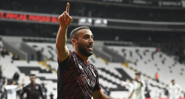 Cenk Tosun küllerinden doğdu
