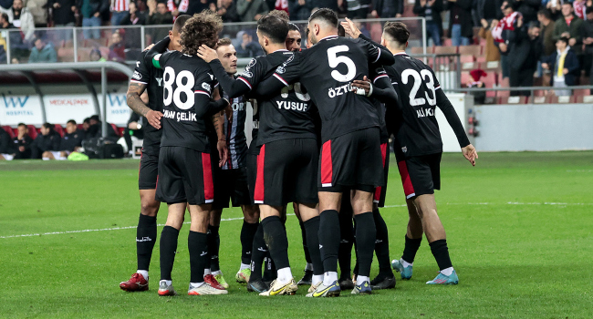 Samsunspor 3 puanı 2 golle aldı