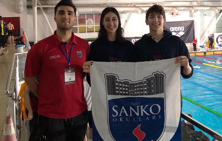 Sanko Okulları Öğrencilerinin Yüzmede Türkiye Başarısı