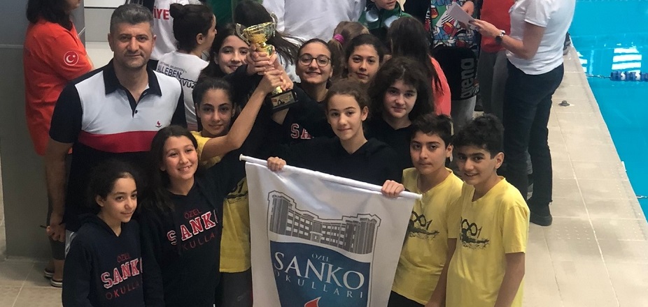 Sanko Okulları Öğrencileri Yüzmede Başarıya Doymuyor