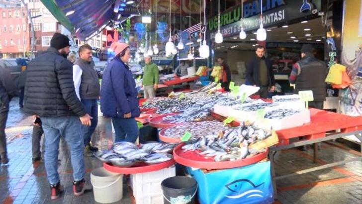 Karadeniz’de istavrit tezgahlara geri döndü