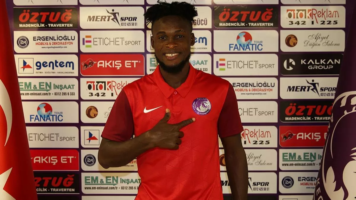 Rizespor İbrahim Olawoyin Transferini Bitirdi