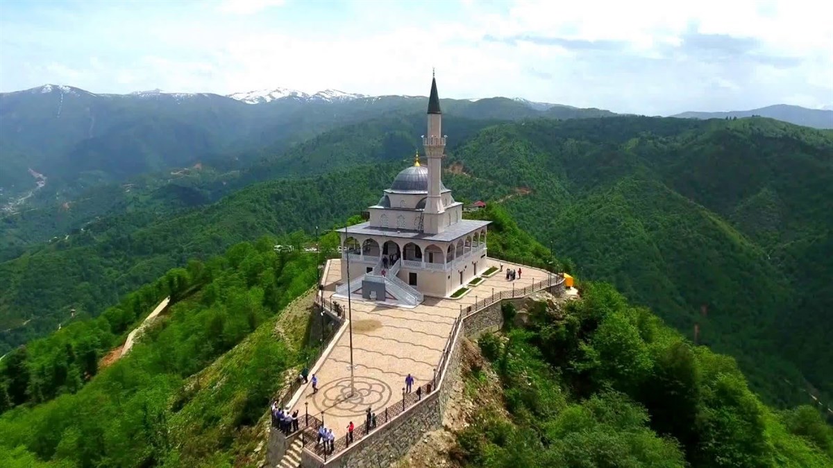  Güneysu Kibledağı Cami
