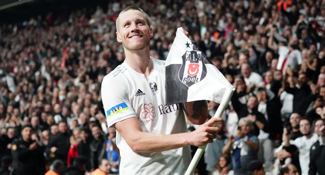 Wout Weghorst ile yollar ayrıldı