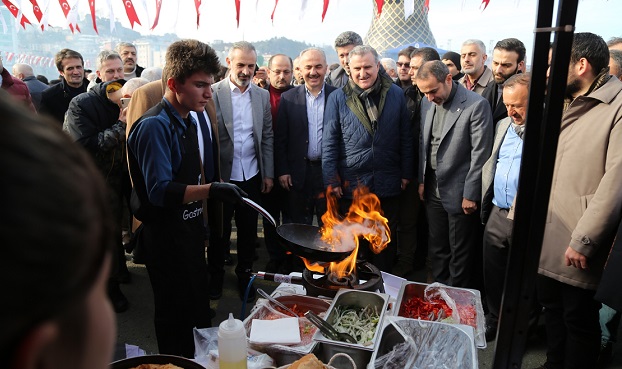 Rizeliler 7. Hamsi Festivaline Yoğun İlgi Gösterdi
