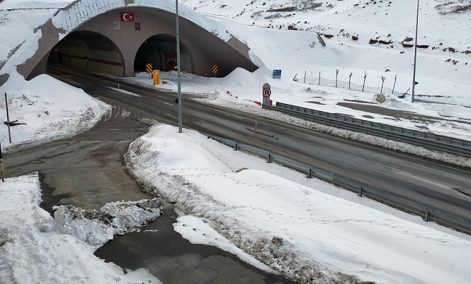 Ovit Tünelinin Tek Tüpü 2.5 Aydır Kapalı