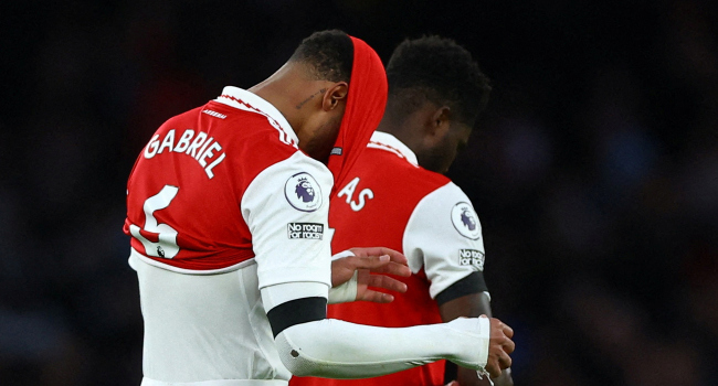 Arsenal sahasında yara aldı