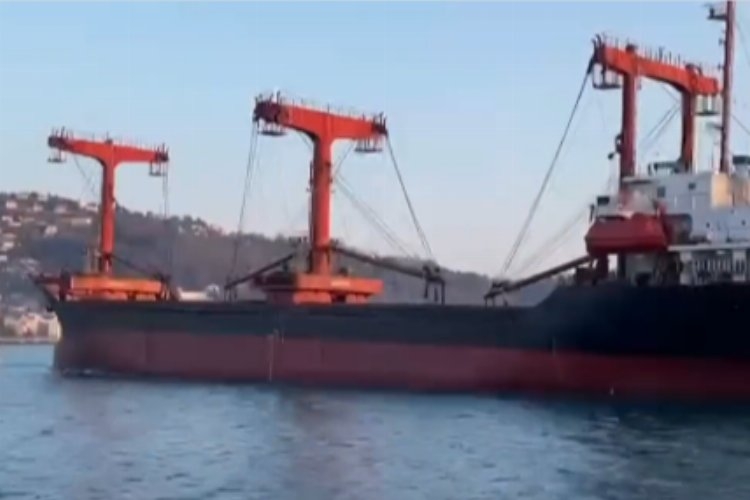 Ukrayna'ya giden kargo gemisi Yeniköy açıklarında arızalandı
