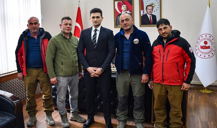İDAK Ekibi Kurucu Kaymakam Kazar’cı Ziyaret Etti