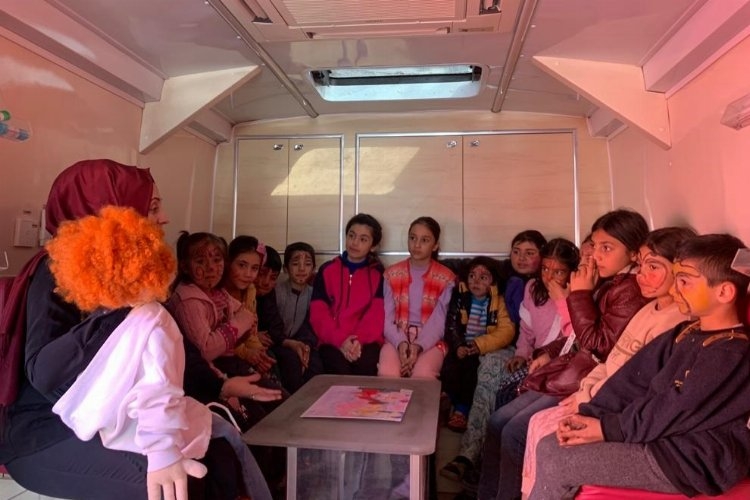 Gaziantep'in gezici kütüphaneleri çocuklarla buluşuyor