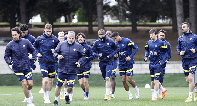 Fenerbahçe, Sevilla maçı hazırlıklarını sürdürdü
