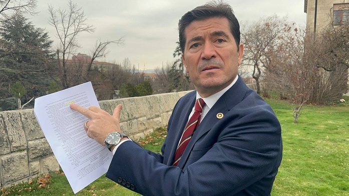 CHP’li Ahmet Kaya: “Bakanlık, Baz İstasyonlarına İzin Verirken Depremi Göz Ardı Etmiş”
