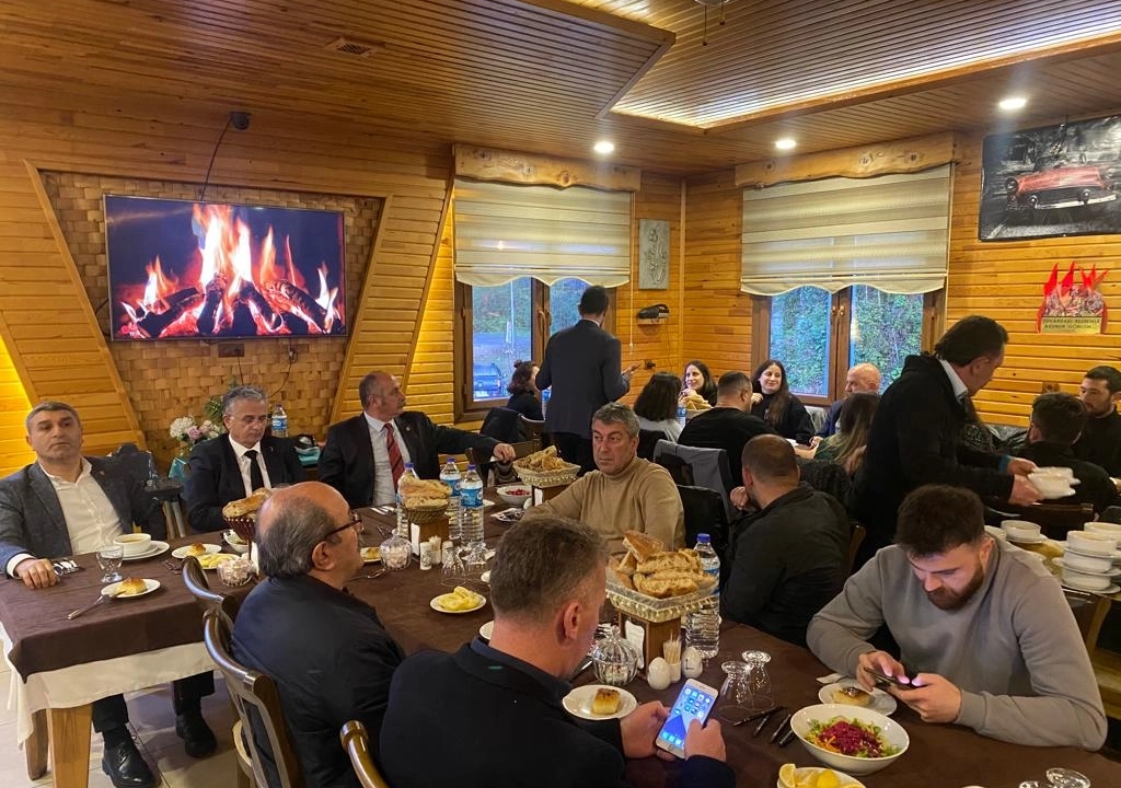 Bayraktutan'dan Hopa'ya stad sözü