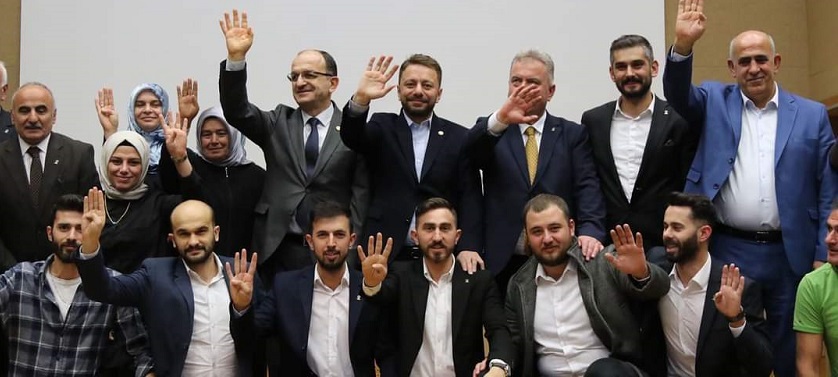 Ardeşen Ak Adayları Bağrına Bastı