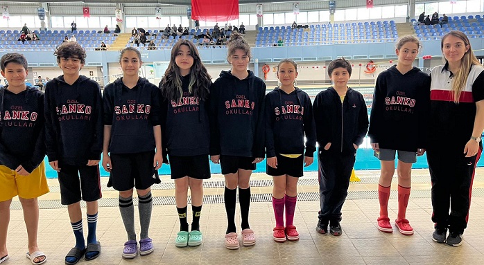 SANKO OKULLARI’NIN YÜZME BAŞARISI