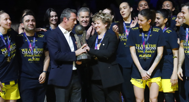 Fenerbahçe'de hedef çifte kupa