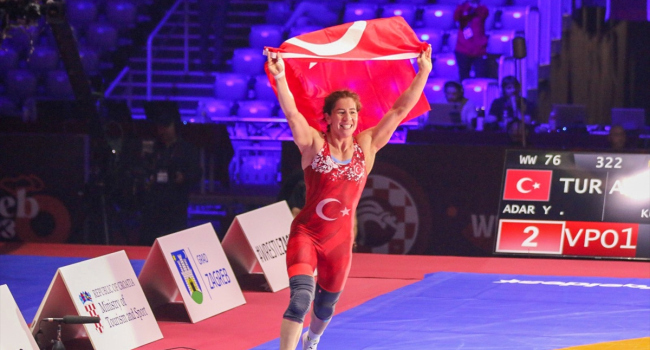 Yasemin Adar'dan altın madalya
