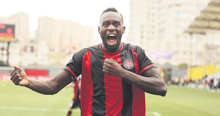 Ünlü golcü Mbaye Diagne’ye hırsızlık soruşturması