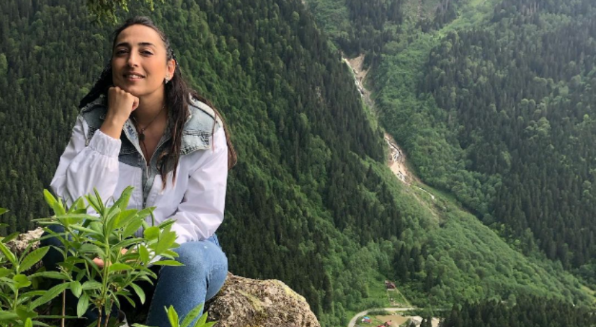 Sevilen sanatçı tatilini Rize’ de geçirdi
