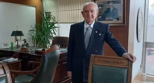 Eski vekil, yeni bakana seslendi: Rizeliler olarak beklentimiz…