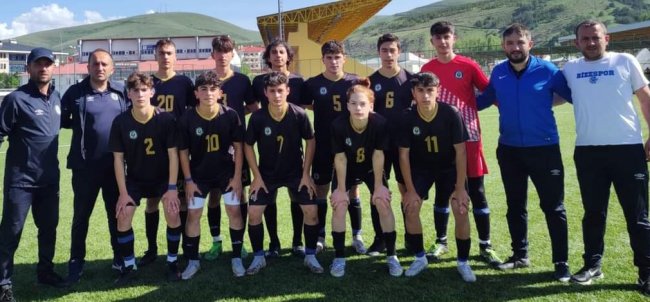 Belediye U 15 Takımı Mutlu Oldu
