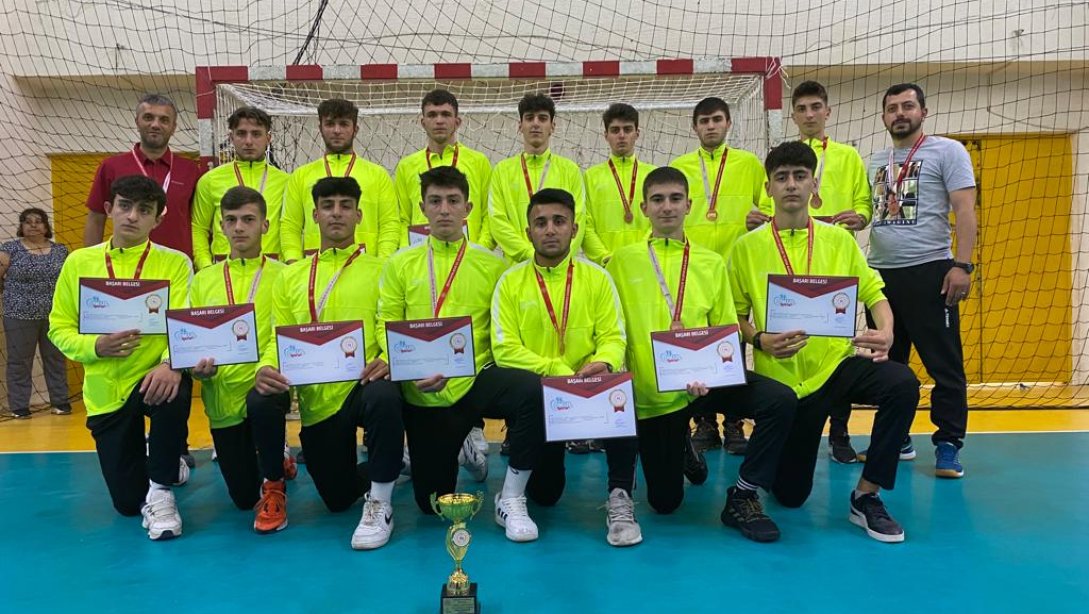 Güneysu Spor Lisesi Hentbol Takımı Türkiye Üçüncüsü