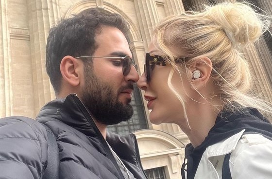 Romantizm dorukta! Seda Sayan ile eşi Çağlar Ökten Paris’te aşk tazeledi!