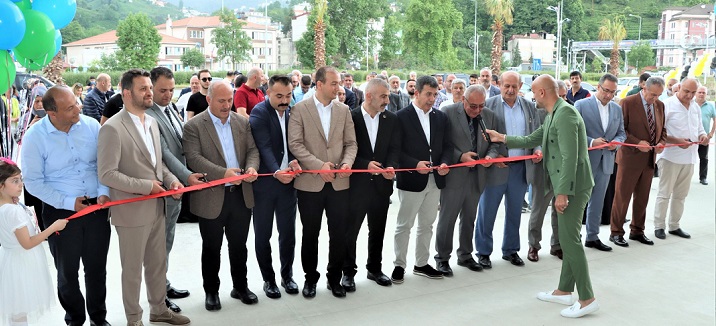  “Rebina” Düğün ve Kongre Salonu Görkemli Bir Törenle Açıldı