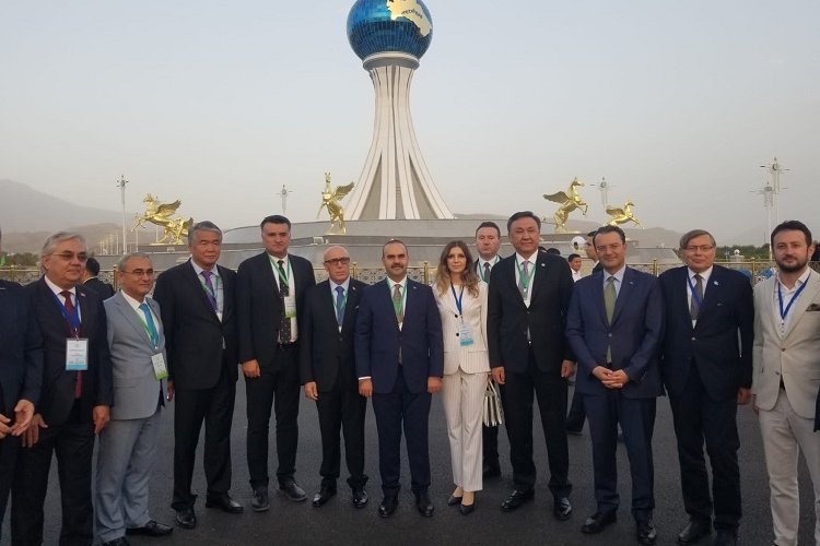 Türkmenistan Arkadağ'a 'Işık' tuttu