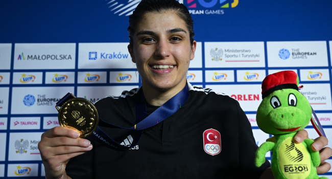 Busenaz Sürmeneli Avrupa Oyunları Şampiyonu