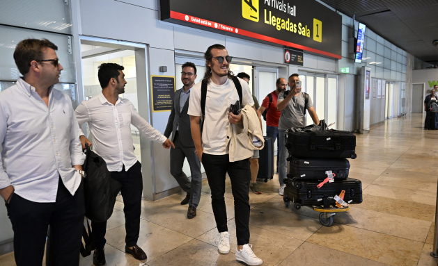 Çağlar Söyüncü imza için Madrid'de