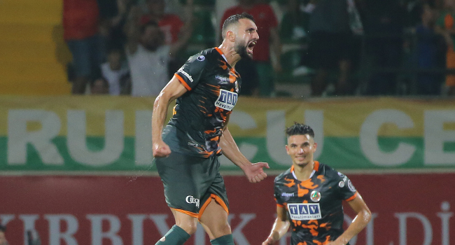 Alanyaspor'da Efkan Bekiroğlu ile yollar ayrıldı