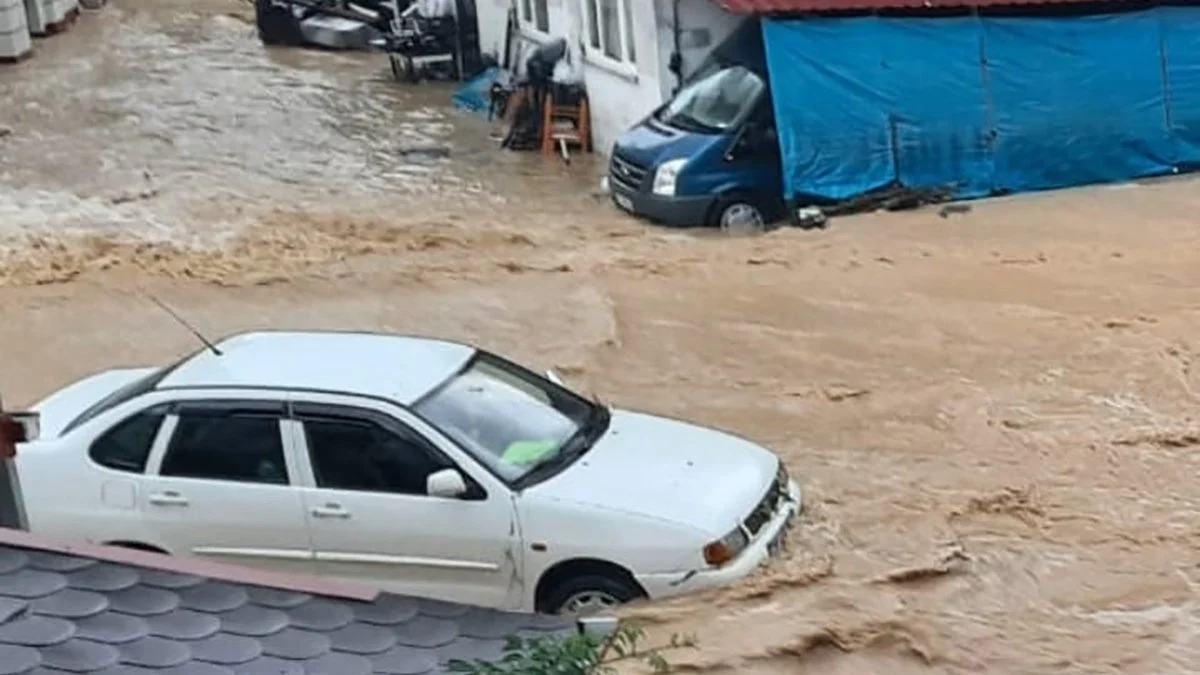 İşte sel felaketin geliş anı! Kırmızı kod uyarısı yapılmıştı