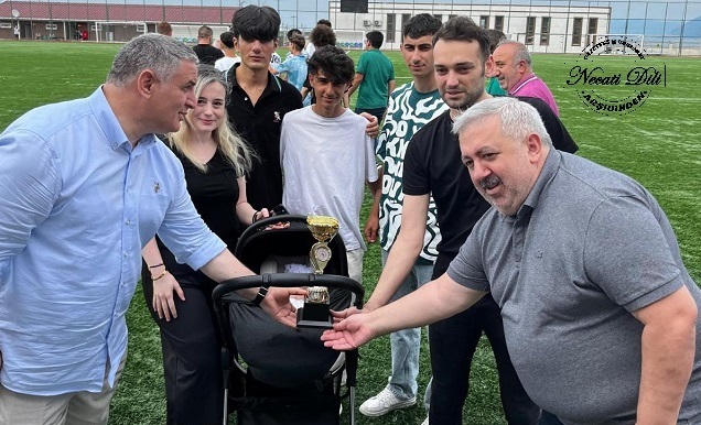 En Güzel Ödül En Küçük Atmacaya Verildi