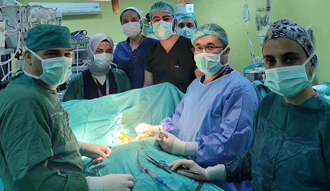 Rize’de ilk! Hasta uyutulmadı, şah damarı ameliyatı yapıldı