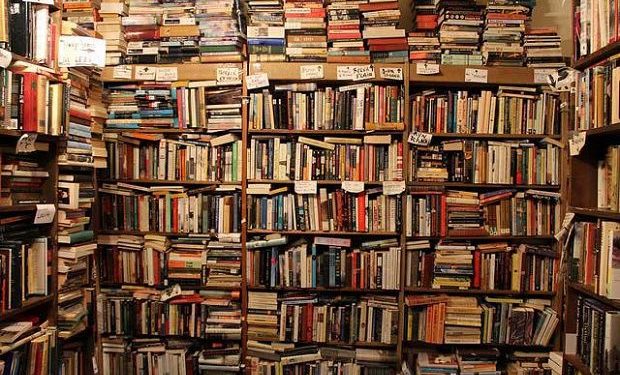 Tasarruf tedbirleri Saray’ı değil kitapları vurdu: Edremit Kitap Fuar iptal edildi!