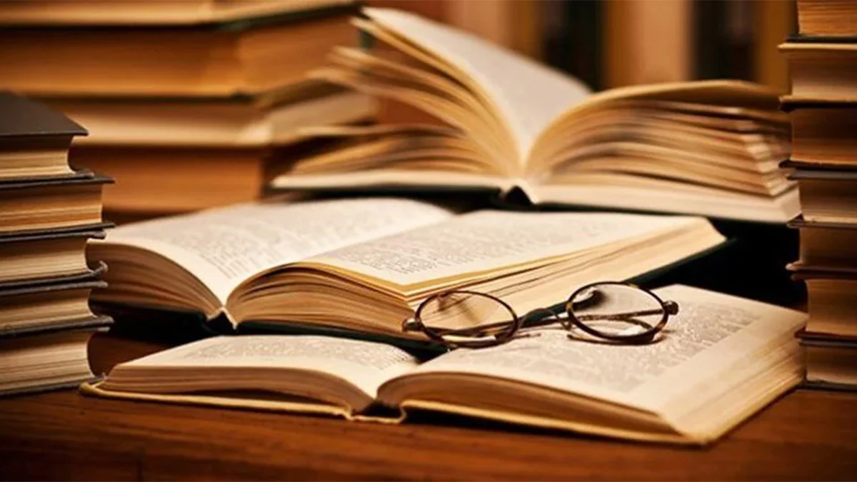 4 yeni kitap okurlarıyla buluştu