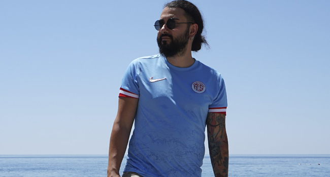 Antalyaspor'dan anlamlı forma