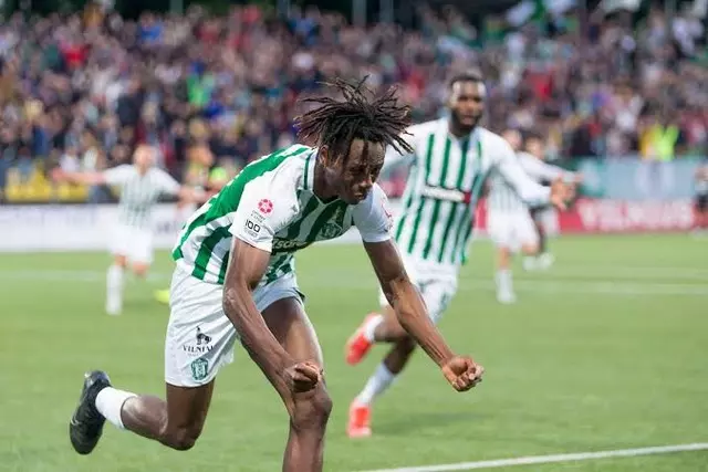Çaykur Rizespor Oyewusi ile Flört Ediyor!
