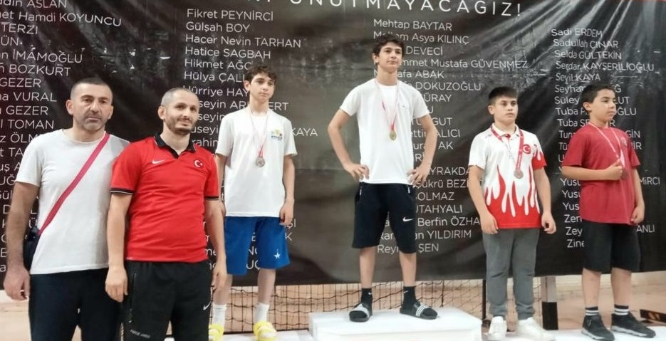 Çaykurspor Güreş Düzce’den 2 Şampiyonla Döndü