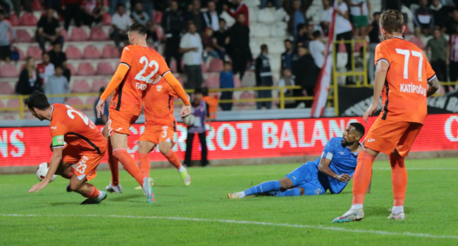 Adanaspor galibiyetle döndü