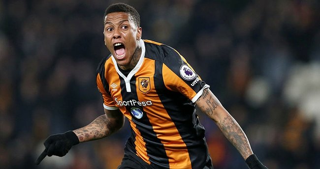 Yeşil mavililer Abel Hernandez ile Prensipte Anlaştı