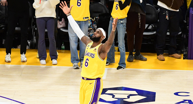 LeBron James yeni rekorlara göz kırpıyor