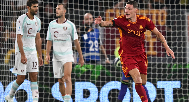 Roma 82'de 1 puanı kurtardı
