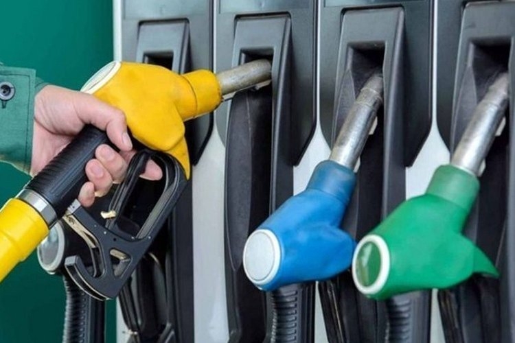 Benzine ve motorine zam var mı? Akaryakıta zam gelecek mi? Güncel benzin ve motorin fiyatları ne kadar olacak?