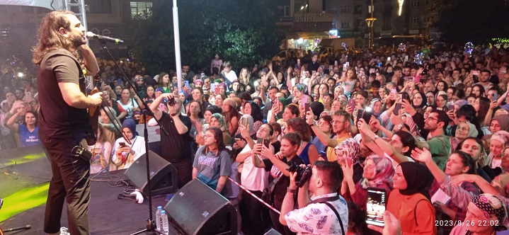 Pazar’da Selçuk Balcı Konserine vatandaşlar ilgi gösterdi